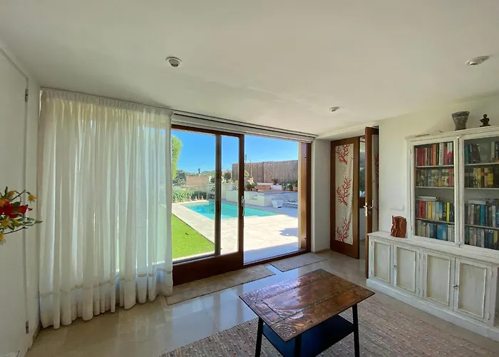 Isabel, Hometown In Holiday home