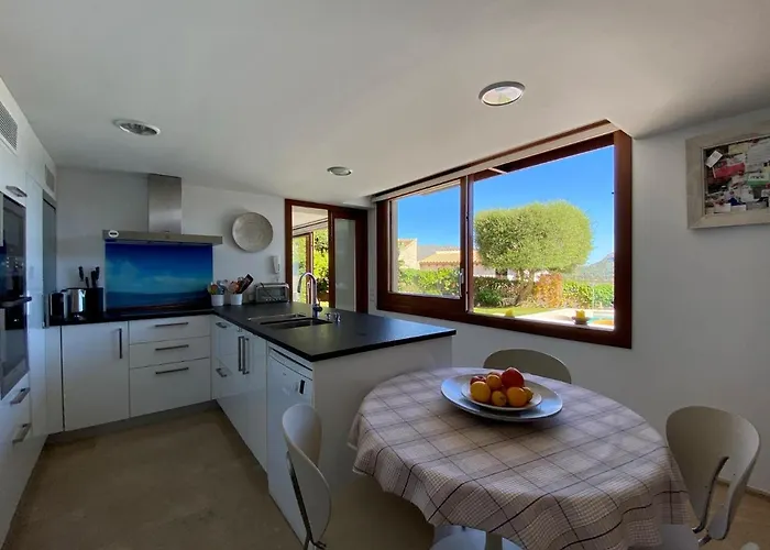 Isabel, Hometown In *