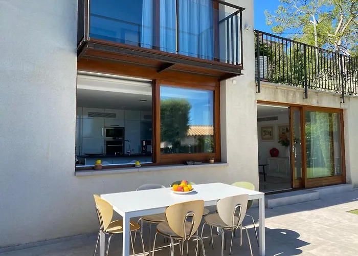 Isabel, Hometown In * Pollença